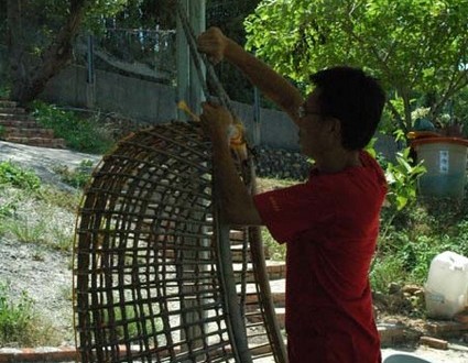 1380945643-1838692276