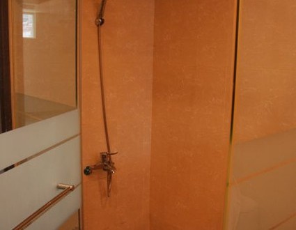 1380943796-1920607853