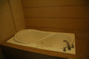 1380943796-796885871