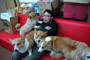 1380943915-2983479969