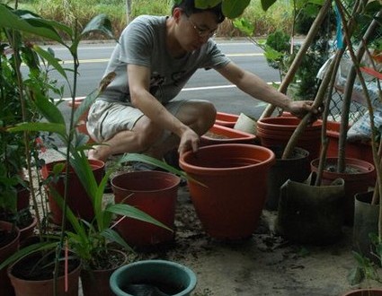 1380943981-2910442698